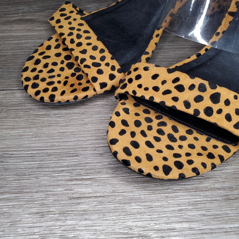 QUPID Leopard Print Open Toe Block Heel - Picture 2 of 7